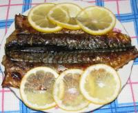 Шашлык из рыбы, барбекю или жареная рыба на углях