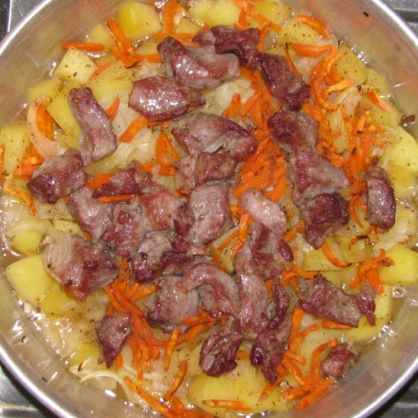 Тушеная картошка с мясом в духовке 10 470x470 Тушеная картошка с мясом в духовке