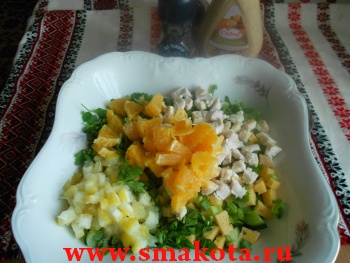 prazdnitsnuy salat s kyritsey праздничный салат с курицей 4 Праздничный салат с курицей, апельсином и пикантным соусом