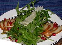Летний салат с грушей