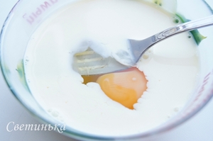 приготовить для запеканки яично-молочную смесь