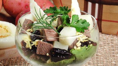 салат из индейки с черносливом