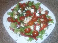 Лучшие рецепты салатов: салат с помидорами и сыром Фета