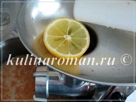 Янтарное черешневое варенье с лимоном и мятой