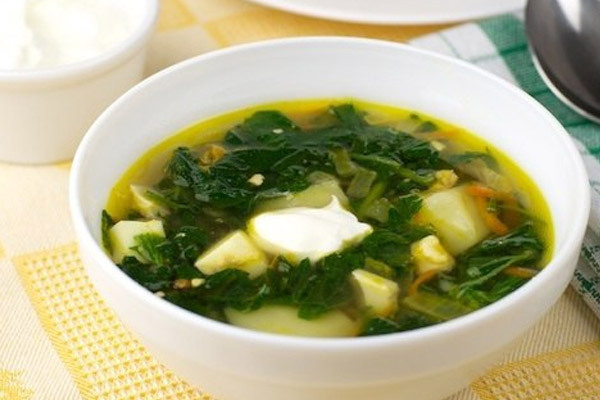 Вкусные простые первые блюда в горшочках - Суп с крапивой и щавелем