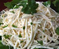 Вкусный и полезный салат из корня сельдерея