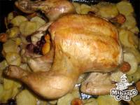 Курица в духовке с яблоками и клюквой