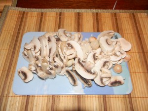 Куриная печень с грибами 1