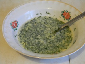 Приготовление омлета с молоком и зеленью 2