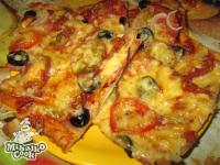 Пицца с колбасой пепперони