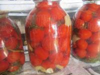 Как закрыть вкусно маринованные помидоры на зиму, чтобы всем они пришлись по вкусу и их любили всегда?