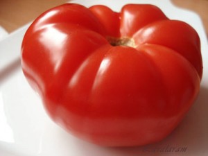 Салат с помидорaми и сыром "Томатно-помидорный БЛЮЗ". Помидор