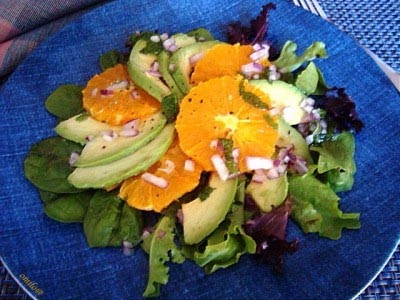 Салат с апельсином и авокадо