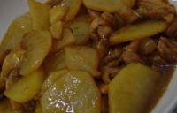Тушеный картофель с грибами и луком