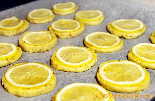 Миндальное печенье с дольками лимона - шаг 8