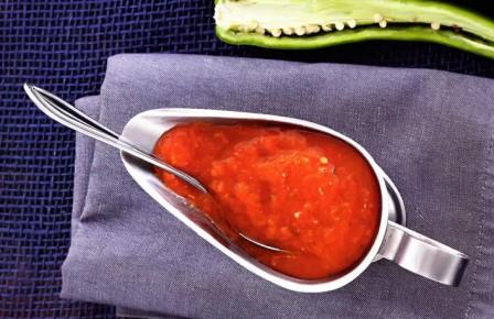 острый томатный соус ,