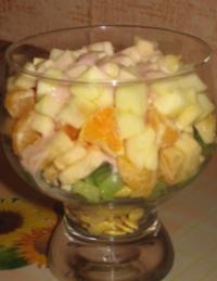 Фруктовый салат с киви и другими фруктами