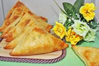Рецепт Слоеные хачапури с творогом и сыром с фото