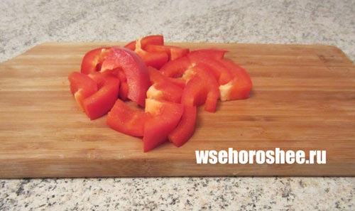 Как приготовить куриные сердечки в горшочках, резаные помидоры